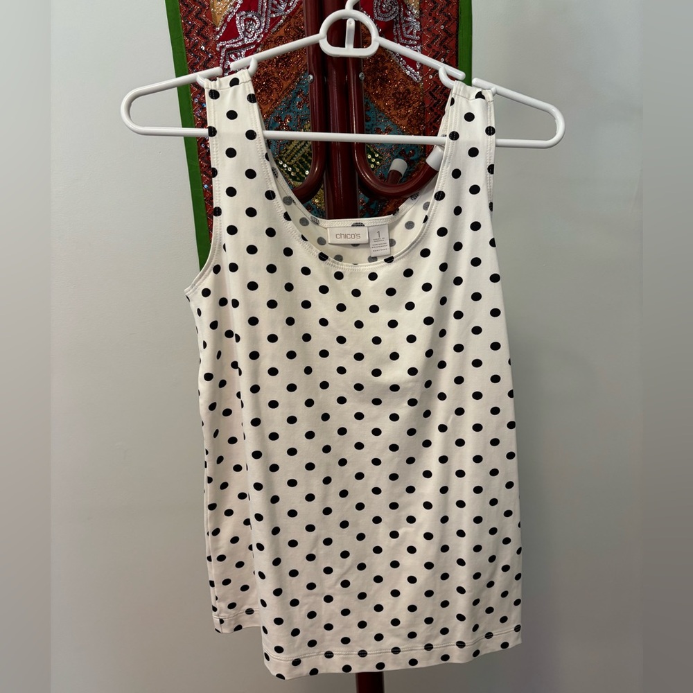 Chico’s Size 1 stretchy tank top
